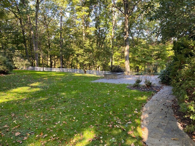 Foto del edificio - "SHORT TERM RENTAL" 410 Shady Dell Road, Y...