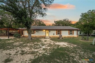 Building Photo - 133 Alamo Dr