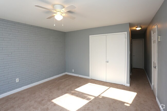 Building Photo - Pine Ridge at Reynolda