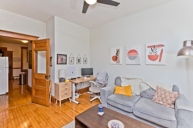 Building Photo - 2139 N Oakley Ave