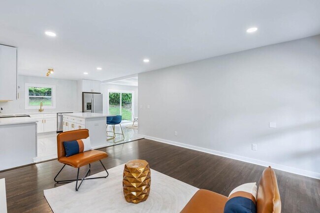 Foto del edificio - 2471 Spring Rd SE