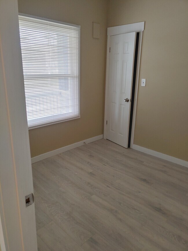 Building Photo - 545 Tronolone Pl