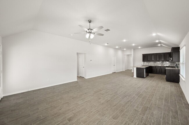 Building Photo - 2817 Hay Ln