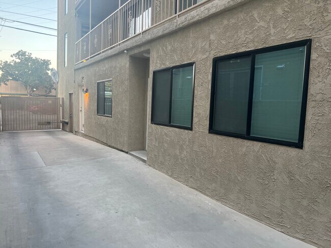 Foto del edificio - 11019 Fruitland Dr