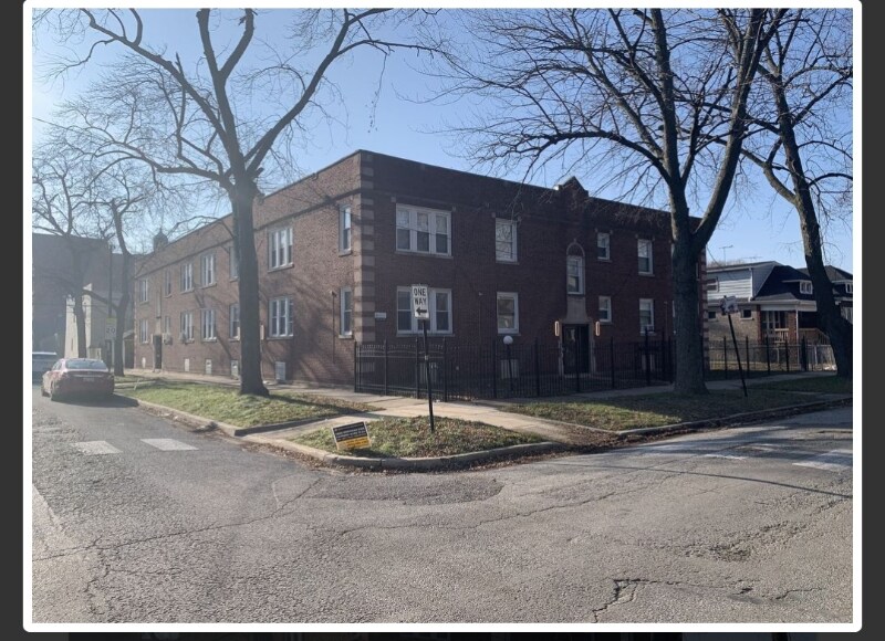 Building Photo - 9036 S Langley Ave
