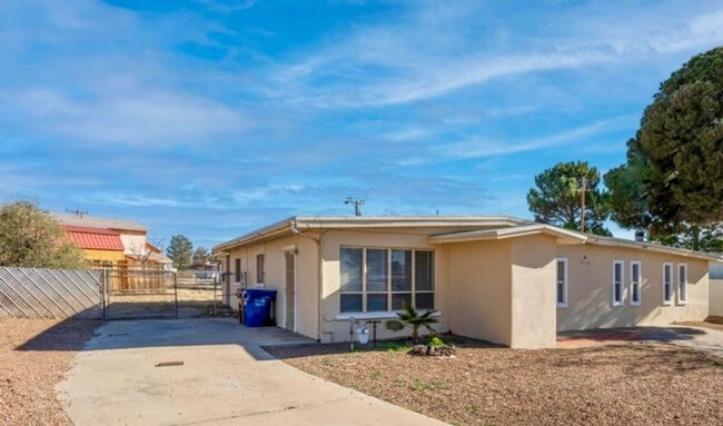 Building Photo - 1710 Betty Cir