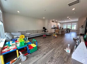 Building Photo - 1002 Manorhaven Dr