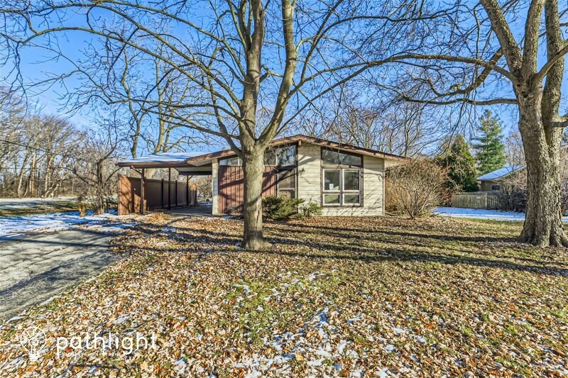 Primary Photo - 30477 N Oak Grove Ave, Libertyville, IL, 6...