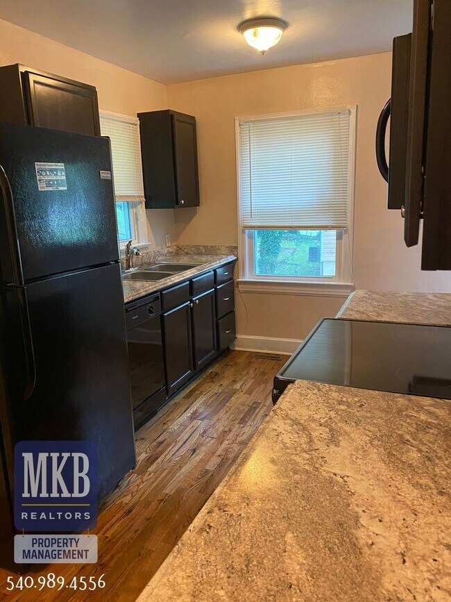 Foto del edificio - 3 Bedroom, 1 1/2 Bath Cape Cod