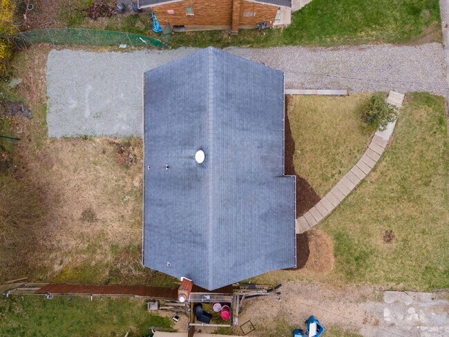 Building Photo - FULLY UPDATED 3 BEDROOM!! AVAILABLE NOW!!
