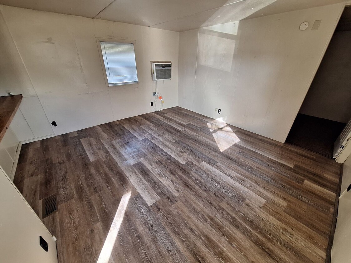 Primary Photo - 2 bedroom, 1 bath