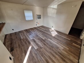 Building Photo - 114 S 5th St