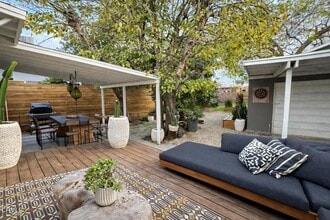 Building Photo - 230 W Elmwood Ave