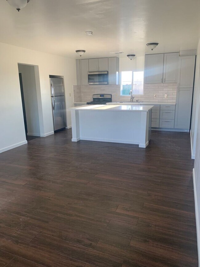 Foto del edificio - Miracle Realty