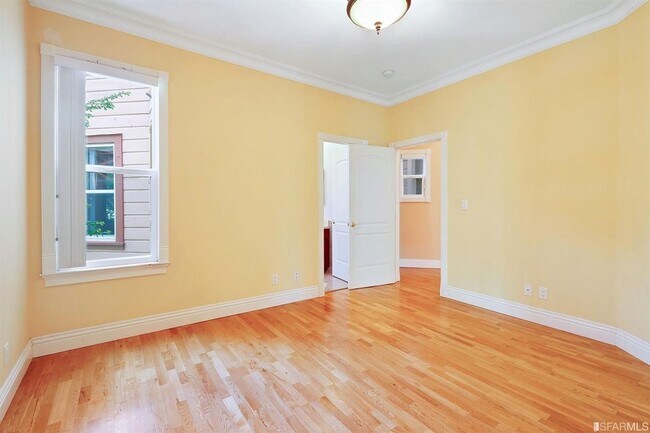 Building Photo - Spacious Mission District 2+ Bedroom 2 Bat...