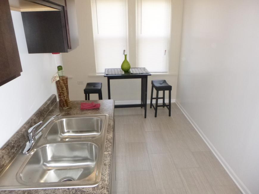 Foto principal - 0 bedroom in Chicago IL 60612
