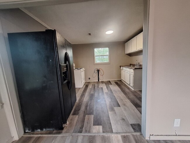 Building Photo - Affordable 3 Bedroom Duplex