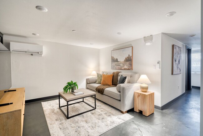 Foto del edificio - 2312 NW Kearney St