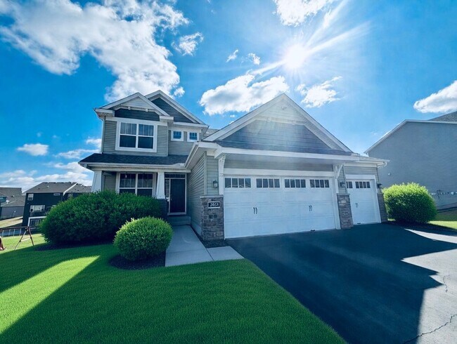 Foto del edificio - Beautiful 4 Bedroom Single Family Home in Prime Shakopee Neighborhood