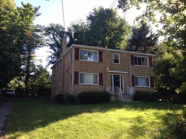 Building Photo - 3959 Kirkup Ave