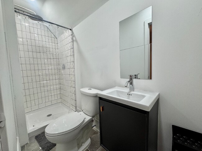 Foto del edificio - 3960 3 Mile Dr