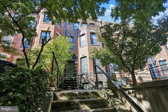 Foto del edificio - 3222 13th St NW