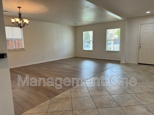 Building Photo - 11026 Evergreen Loop