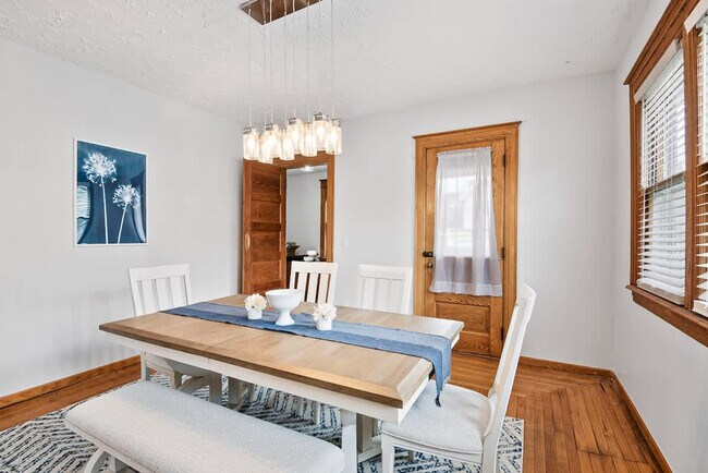 Building Photo - 103 Marquette Ave