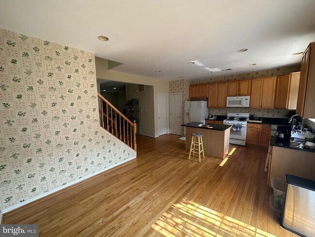 Building Photo - 21787 Oakville Terrace