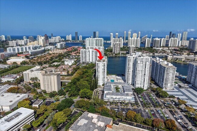 Foto del edificio - 2780 NE 183rd St