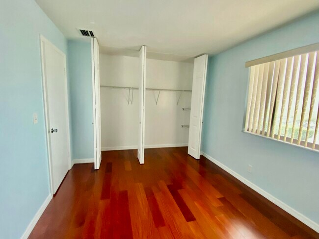 Foto del edificio - 139 Sparrow Dr