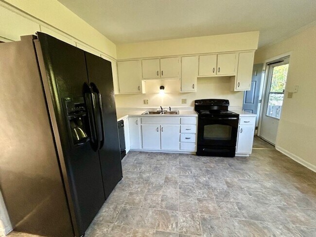 Foto del edificio - Charming 3-Bedroom Home in Chapel Hill/Ben...