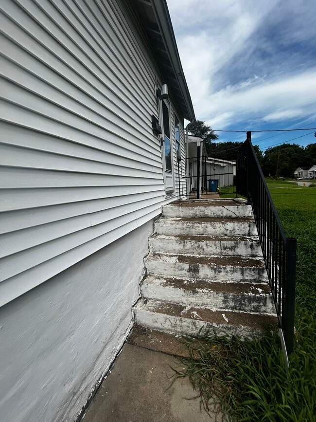 Building Photo - 127 Elkan Ave