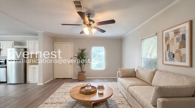 Building Photo - 11711 Greenglen Dr