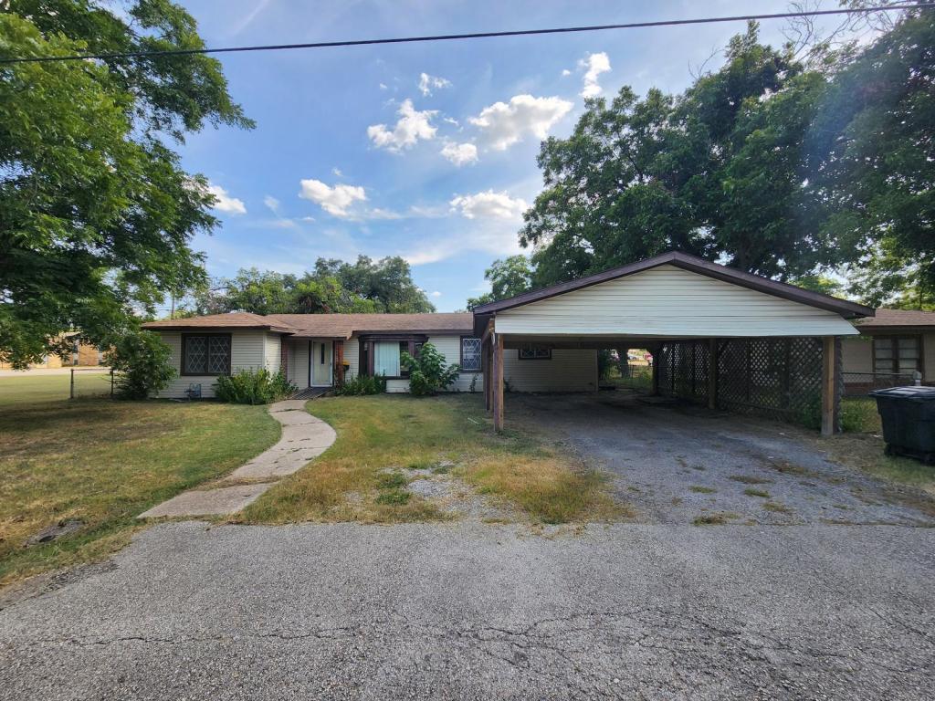 Foto principal - 803 N Oneal St