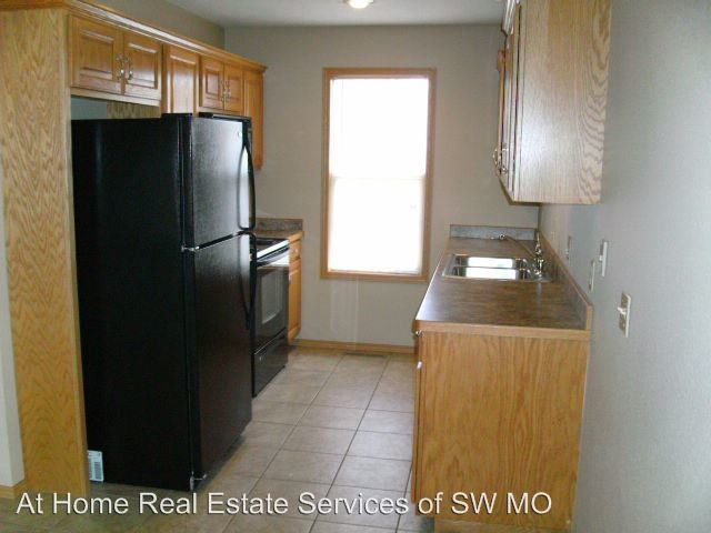 Foto del edificio - 3909-3911 S Timbercreek Ave