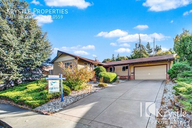 Building Photo - Wonderfully Spacious Home in East Vallejo