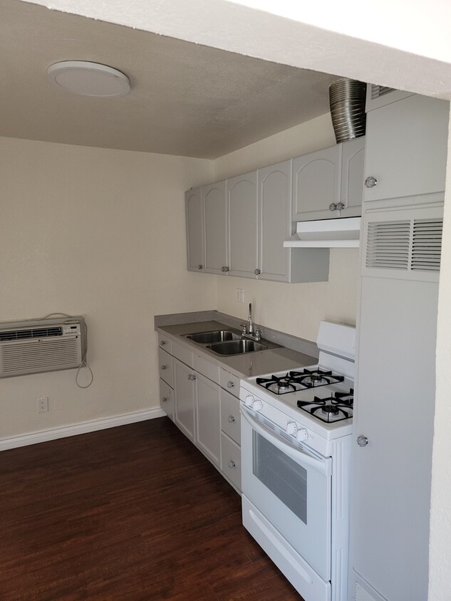 Foto principal - 250 W Verdugo Ave
