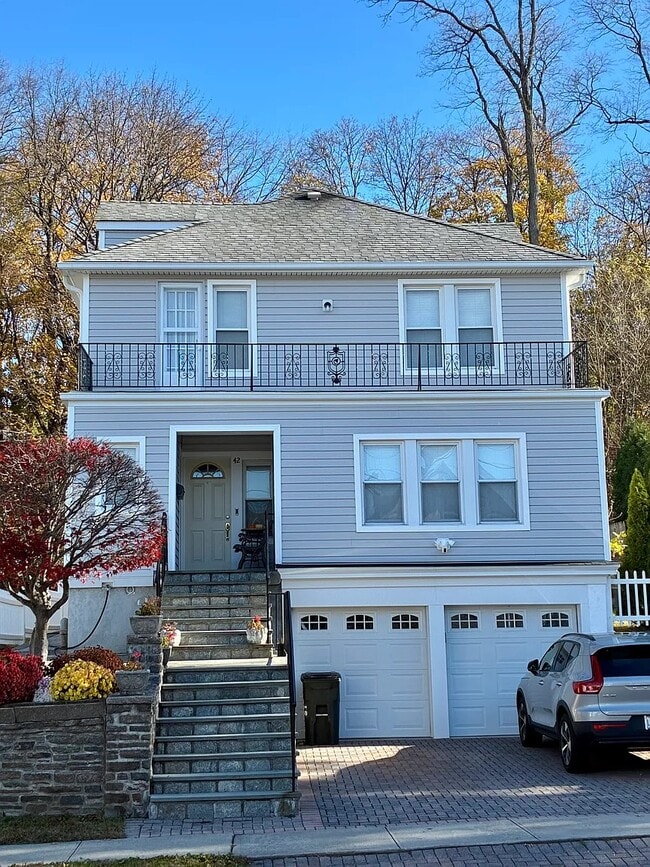 Building Photo - 42 Primrose St