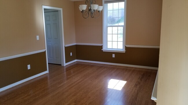 Photo - 1036 Rolling Meadow Ln House