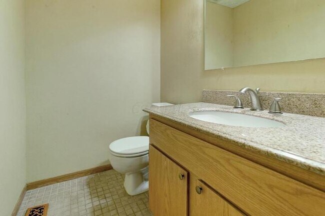 Foto del edificio - 8195 Baltimore Ave