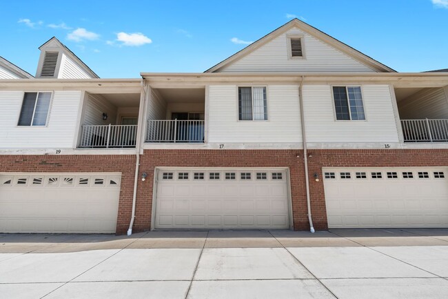 Building Photo - 17 N Squirrel Rd