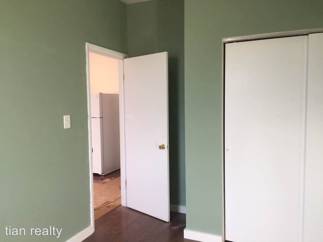 Building Photo - 401 N 41st St