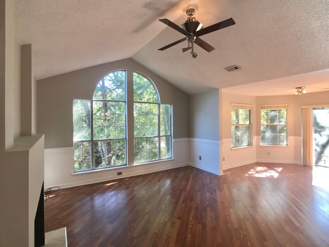 Primary Photo - 709 Cypress Pointe St