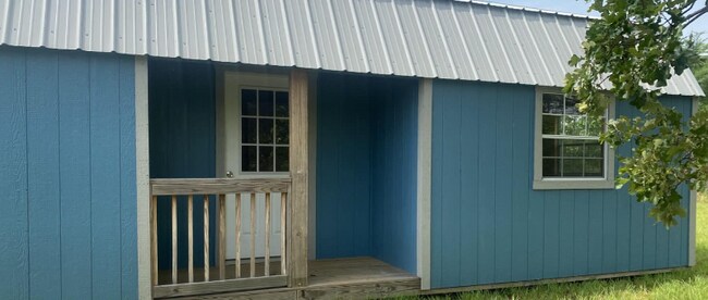 Building Photo - 304 Jones Rd