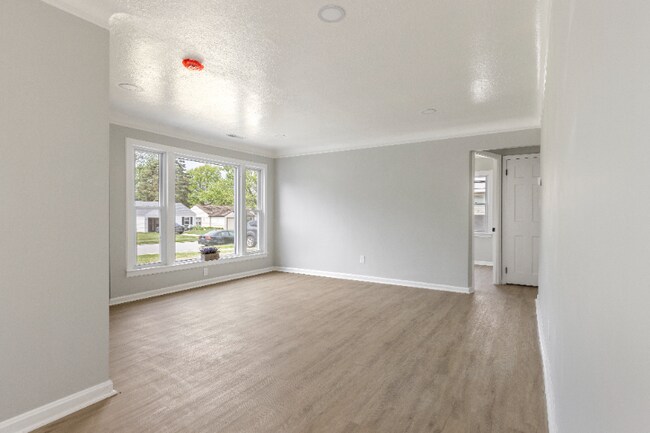 Building Photo - 1307 Eastwood Ave