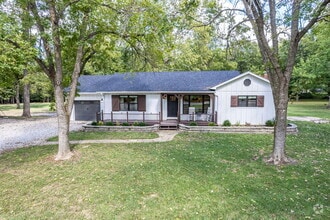 Building Photo - 502 N Strawn Rd