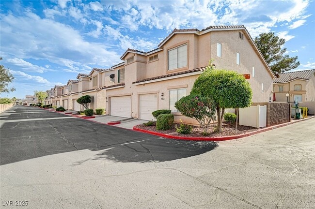 Building Photo - 9559 Belle Reserve St