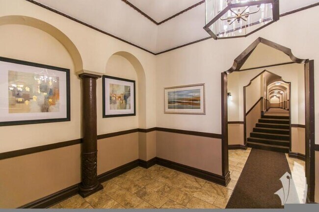 Foto del edificio - 0 bedroom in Chicago IL 60657