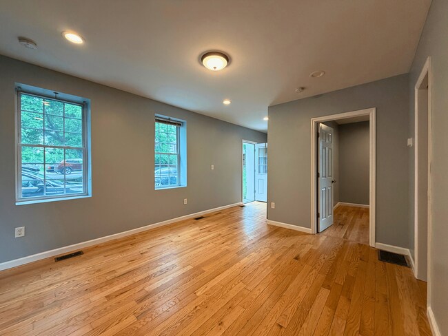 Foto del edificio - 274 Walsh Ave